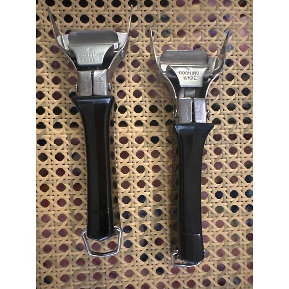 CORNING WARE 2 VTG Detachable Lock On Pot Casserole Twist Handle/Holder Black - Picture 2 of 11